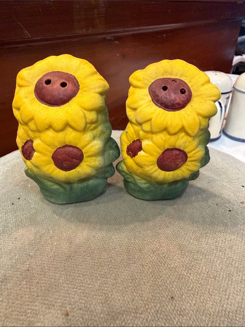 Vintage Sunflower Ceramic Salt and pepper shakers. Made in Japan.